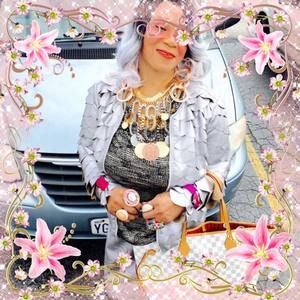 Meet your Posher, Rose